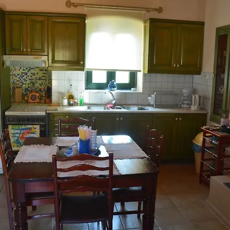 Soubassis House * Elíka